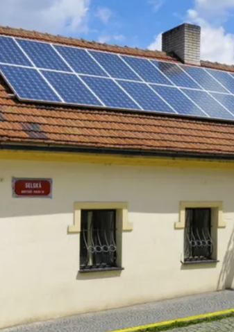 Fotovoltaiku má desetina Čechů, polovina z nich s ní už řešila problém